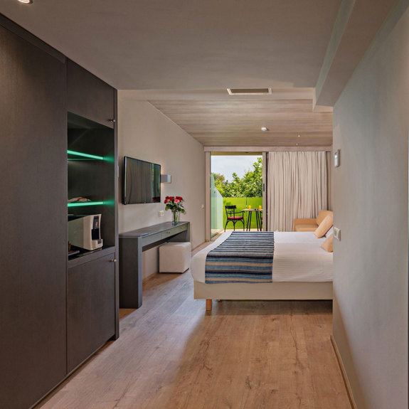 Junior Suite Sea View & Jetted Tub