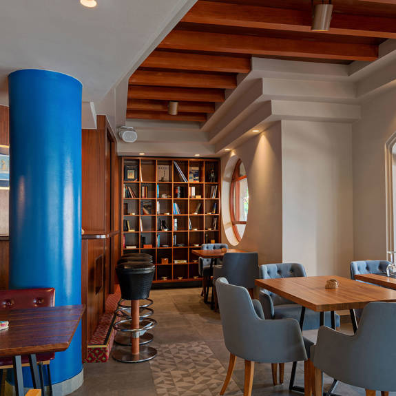 The Navy Blend bar Library